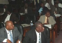 Les députés espèrent recevoir le budget avant la Noël