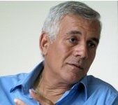 Charles Henry Baker est solidaire des conseillers électoraux