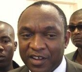 Les parlementaires veulent former une commission sur la réforme constitutionnelle