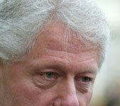 Bill Clinton débute une visite officielle en Haïti