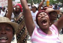 Des ouvriers de la sous-traitance exigent le maintien du salaire minimum à 200.00 gourdes