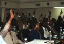 Les députés votent une proposition de loi visant à réduire les frais scolaires