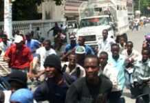 La police disperse une manifestation d’étudiants