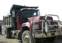 Haiti : 1000 camions, 1000 jours… Pour déblayer les décombres