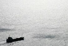10,000 tentes sur la mer