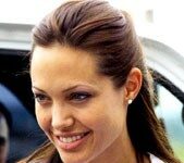 Angelina Jolie préoccupée par la situation des enfants après le seisme