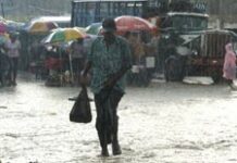 Au moins 12 morts dans des inondations survenues ce week- end
