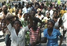 Des milliers de manifestants réclament le départ de la Minustah