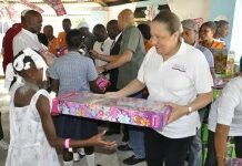 Sophia Martelly multiplie les distributions de cadeaux à l’occasion de la noël