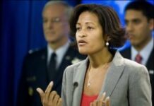 Cheryl Mills exhorte les parlementaires à assumer le processus démocratique