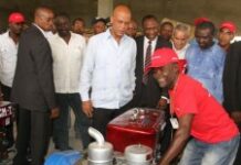 Inauguration du Centre communautaire de Moulin de Timonette par le Président de la République