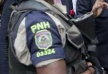 Des policiers révoqués réclament une révision de leurs dossiers