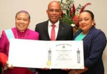 Martelly salue le départ du Nonce Apostolique.