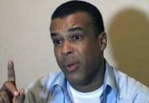 Des sénateurs contestent le nouveau budget