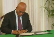 L’arrêté convoquant le peuple en ses comices, rapporté