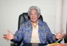 Un membre de la commission déplore l’application précipitée du rapport