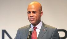 Martelly scrute les dossiers de 12 personnalités
