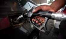 Le gouvernement promet une baisse des prix de l’essence