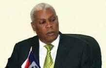 Des contrats entre l’état et des firmes dominicaines respectent les normes selon Rousseau