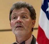 Peter Mulrean contre la mise en place d’un gouvernement de transition