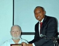 Le MCC honore Bernard Diedrich