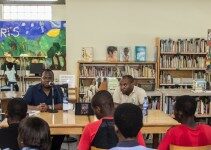 Le jeune écrivain guadeloupéen Ti Malo reçu par la Bibliothèque Monique Calixte