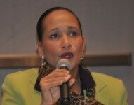 Remise de la Légion d’Honneur à Mme Arielle Jeanty Villedrouin