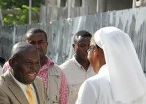 Le Ministre de l’Education visite les écoles ayant subi des attaques de manifestants