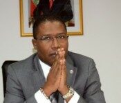 Deux anciens ministres de Privert frappés d’interdiction de départ