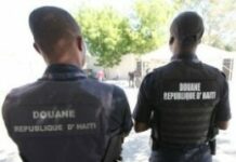 Des douaniers entrent en grève