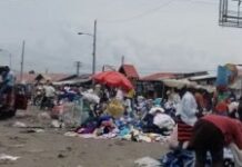 Tentative de reprise des activités au centre commercial